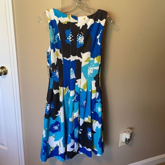 NEW $134 Marc New York Abstract Floral Scuba Fit & Flare Dress sz 8 - Picture 4 of 14